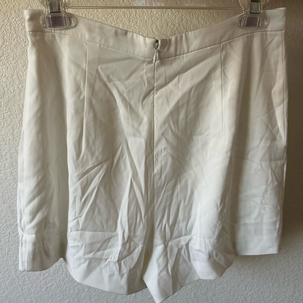 NWT Meshki Amyra Split Shorts in Medium - Picture 4 of 5